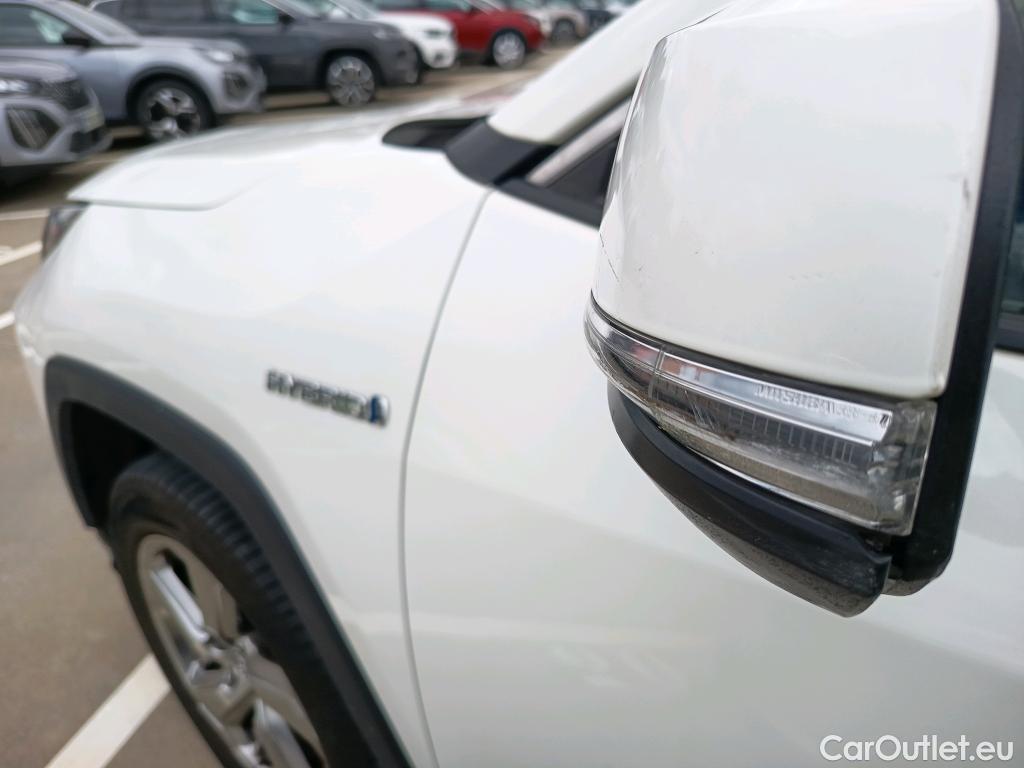  Toyota  RAV4 TOYOTA  / 2018 / 5P / todoterreno 2.5l 220H Luxury #16