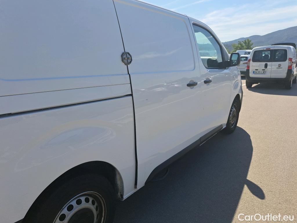  Opel  Vivaro OPEL  / 2019 / 4P / furgón 1.5 Diésel 74kW (100CV) M Std Express (AC) #16