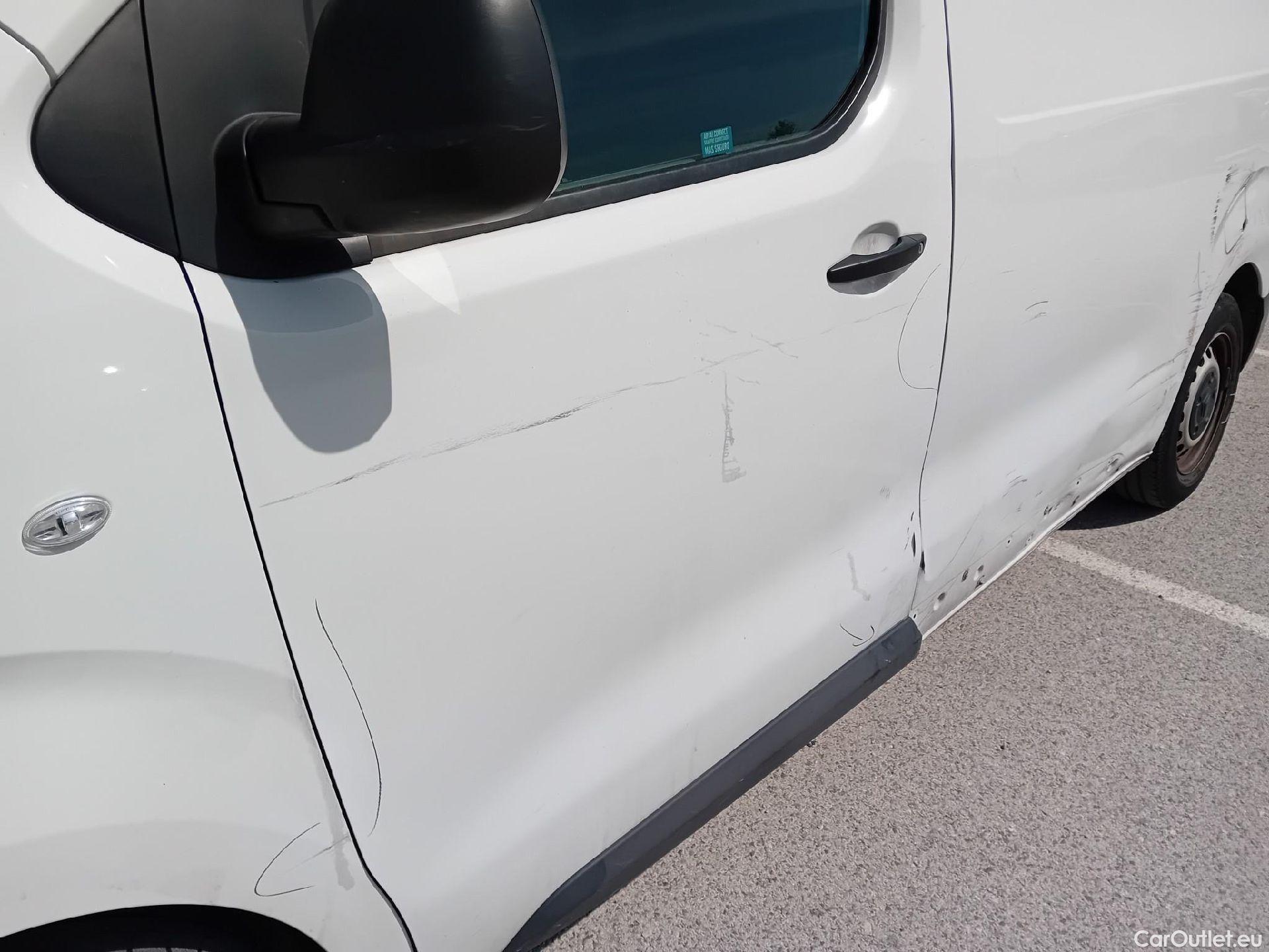  Citroen  Jumpy CITROEN  / 2016 / 4P / furgón Furgón Talla M BlueHDi 100 S&S 6v #26