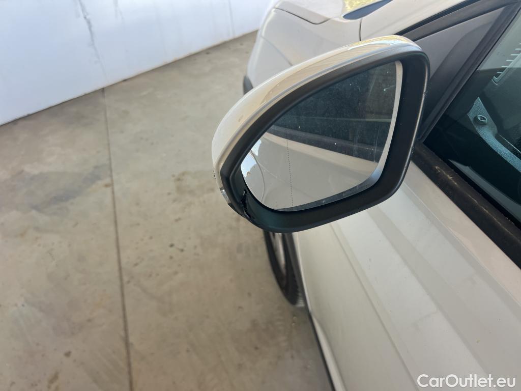  Volkswagen  Taigo VOLKSWAGEN  / 2021 / 5P / todoterreno Life 1.0 TSI 81kW (110CV) #17