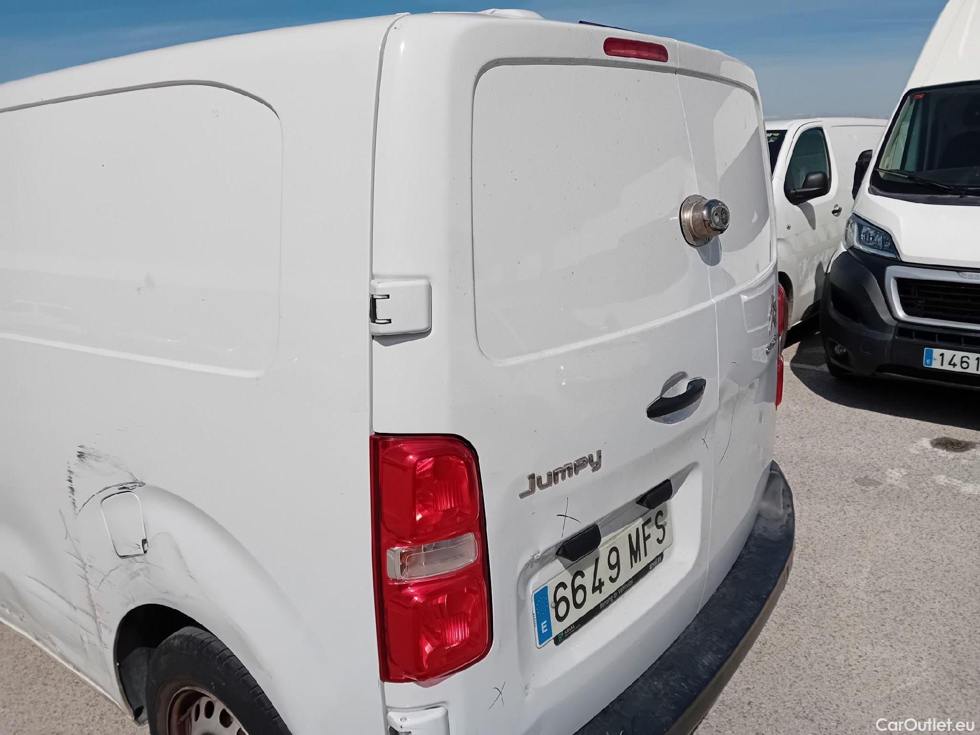  Citroen  Jumpy CITROEN  / 2016 / 4P / furgón Furgón Talla M BlueHDi 100 S&S 6v #37