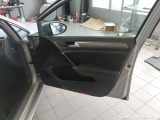  Volkswagen  Golf  VOLKSWAGEN / 2017 / 5P / BERLINA 1.5 TGI BUSINESS BMT DSG #122