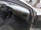  Volkswagen  Golf  VOLKSWAGEN / 2017 / 5P / BERLINA 1.5 TGI BUSINESS BMT DSG #131