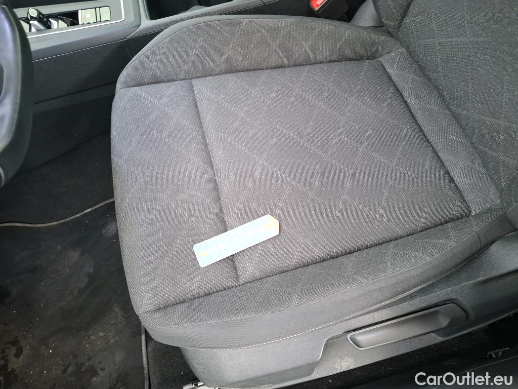  Volkswagen  Golf  VIII Berline Life Plus 2.0 TDI 115CV BVA7 E6d #15