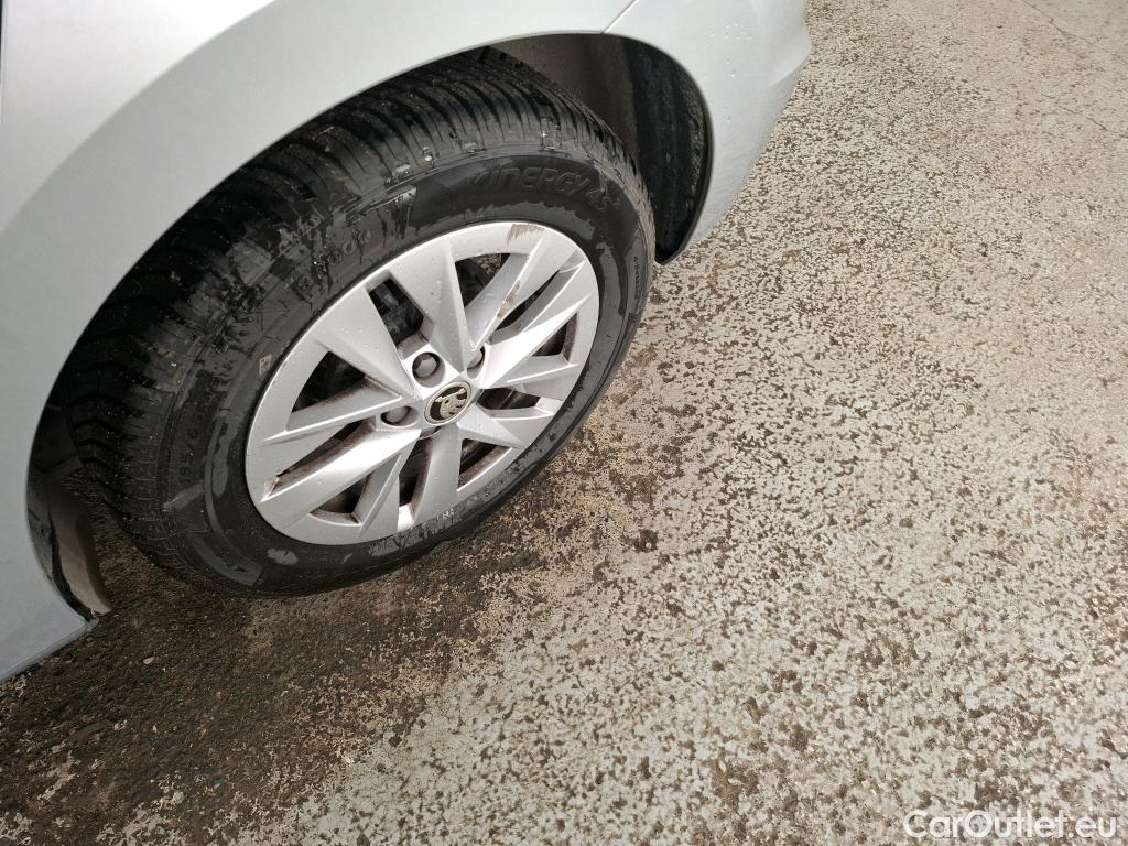  Skoda  Fabia  Ambition 1.0 MPI 80CV BVM5 E6d #6