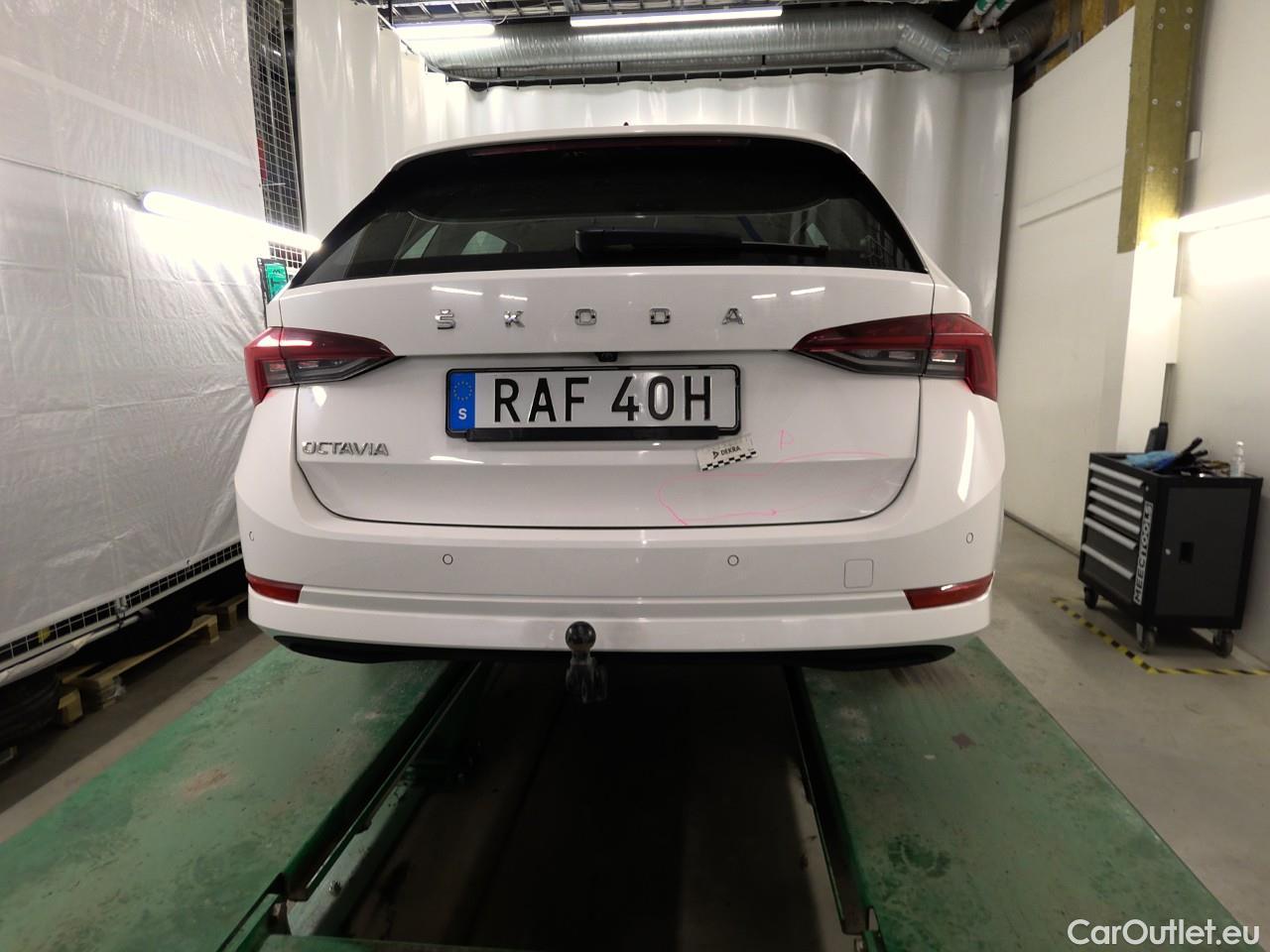  Skoda  Octavia Oct.Combi TDI 150 Style Aut. #2