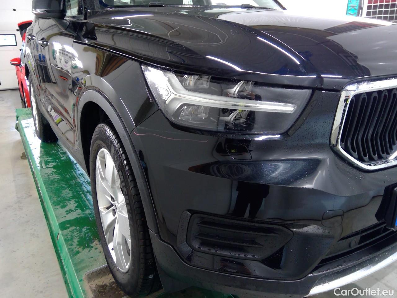  Volvo  XC 40 XC40 T2 Momentum Aut #1