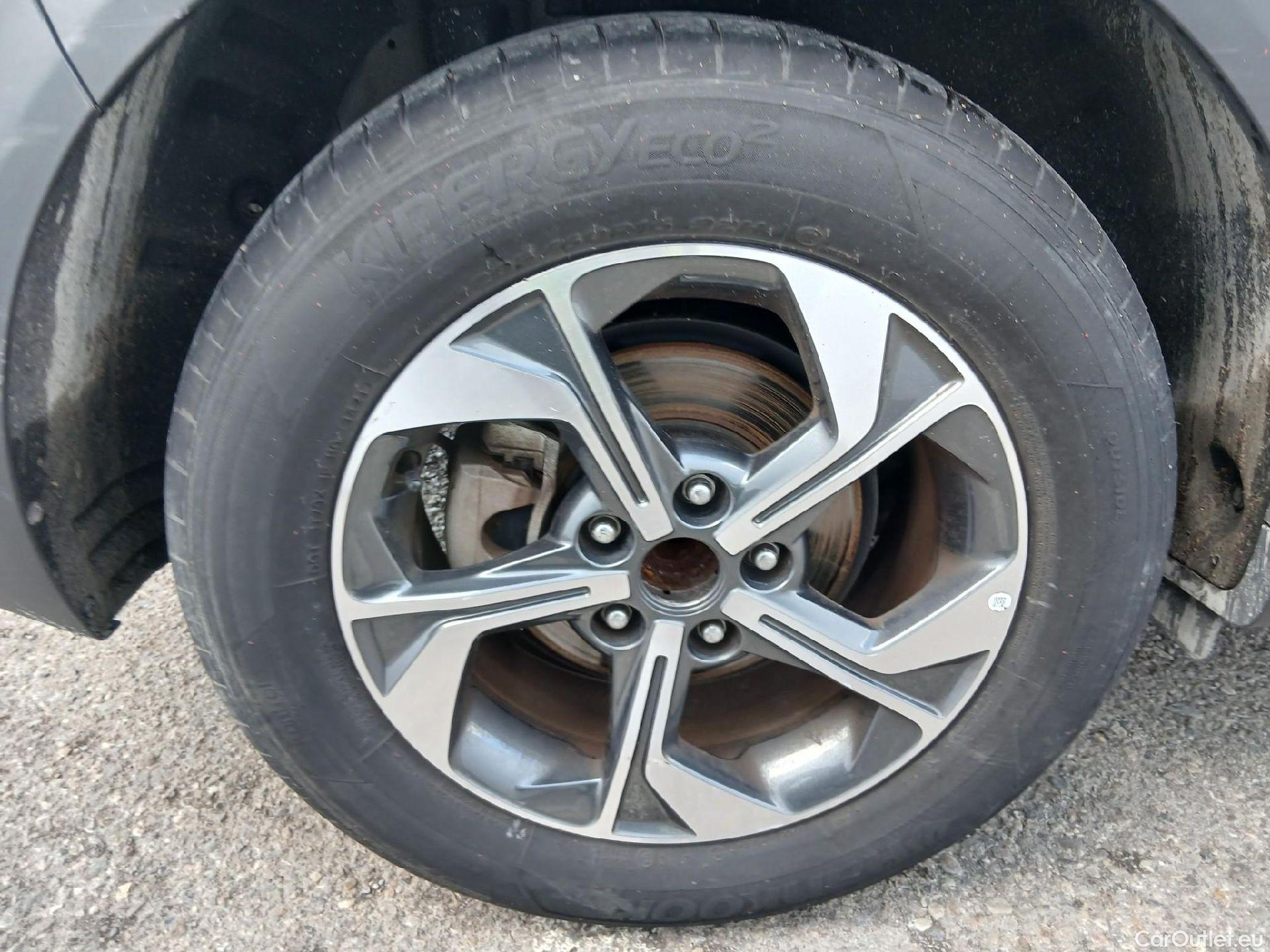  KIA  XCeed KIA  / 2019 / 5P / todoterreno 1.0 T-GDi Drive 88kW (120CV) #27