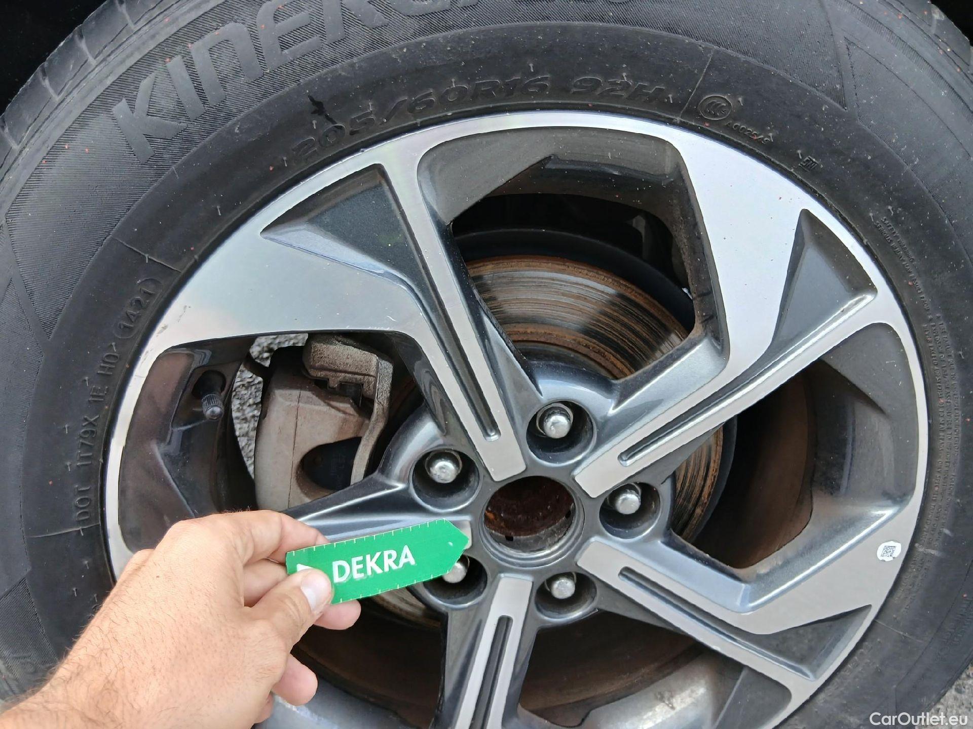  KIA  XCeed KIA  / 2019 / 5P / todoterreno 1.0 T-GDi Drive 88kW (120CV) #30