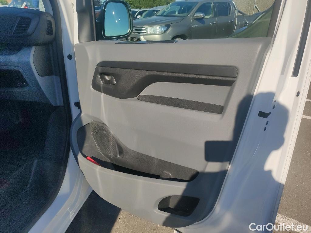  Citroen  Jumpy CITROEN  / 2016 / 4P / furgón Furgón Talla M BlueHDi 100 S&S 6v #37