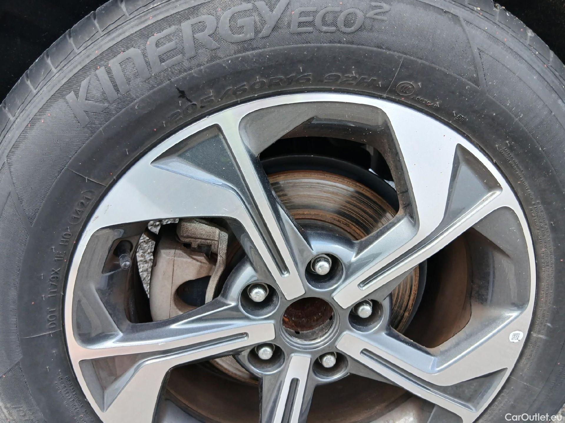  KIA  XCeed KIA  / 2019 / 5P / todoterreno 1.0 T-GDi Drive 88kW (120CV) #29