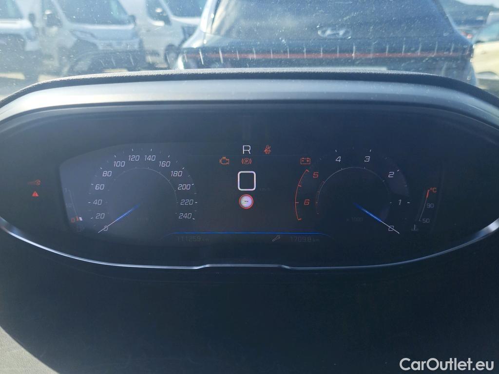  Peugeot  3008 PEUGEOT  / 2020 / 5P / todoterreno 1.5 BlueHDi 96kW S&S GT EAT8 #9