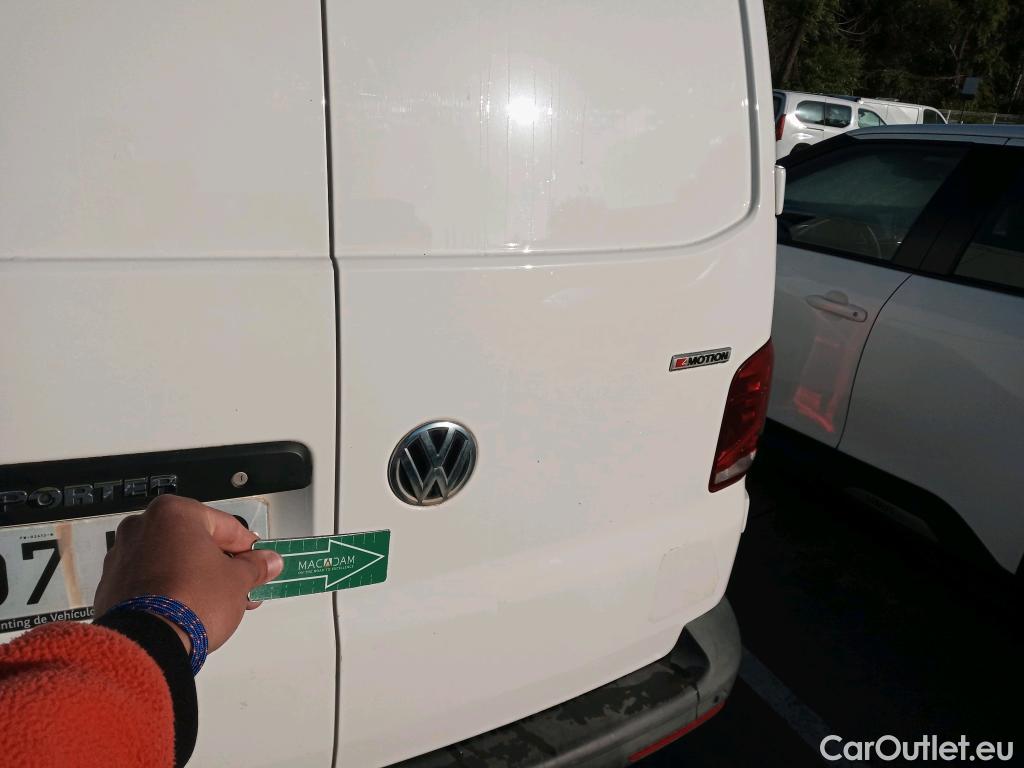  Land Rover  Discovery VOLKSWAGEN Transporter / 2020 / 4P / furgón Furgón Corto TN 2.0 TDI 110kW 4MO #32