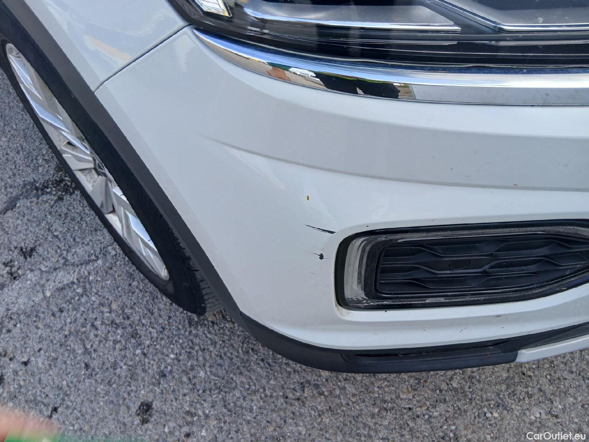  Volkswagen  T-ROC VOLKSWAGEN  / 2017 / 5P / todoterreno Advance 1.0 TSI 81kW (110CV) #2