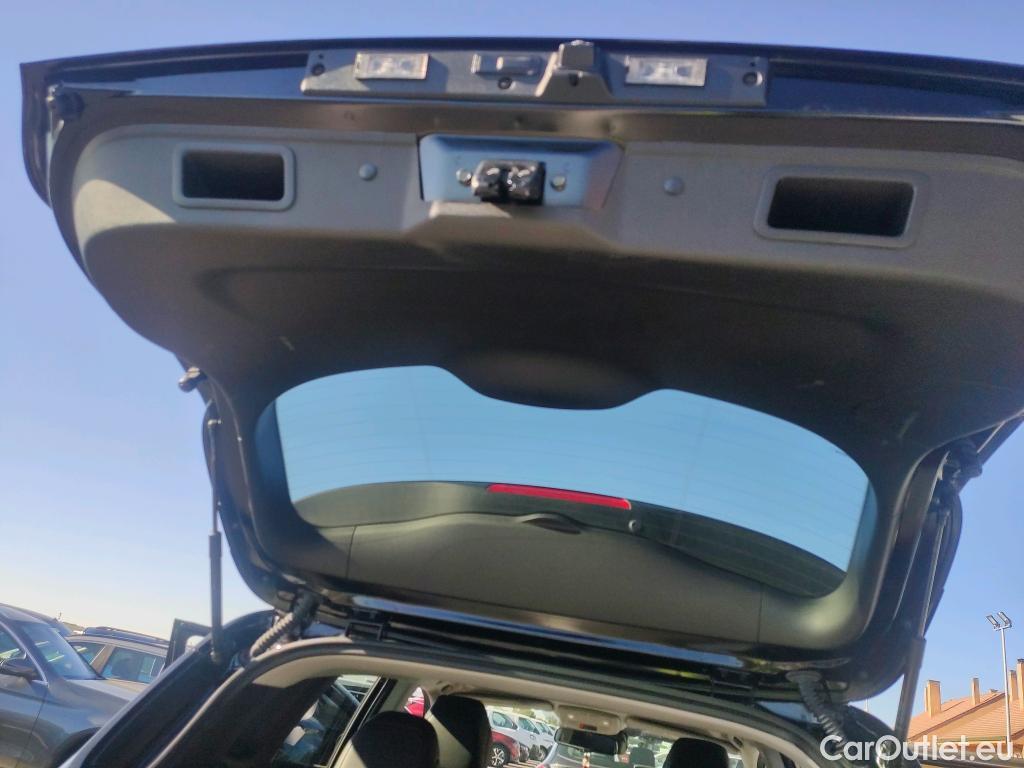  Renault  Kadjar RENAULT  / 2019 / 5P / crossover Zen GPF TCe 103kW (140CV) EDC (AC) #31