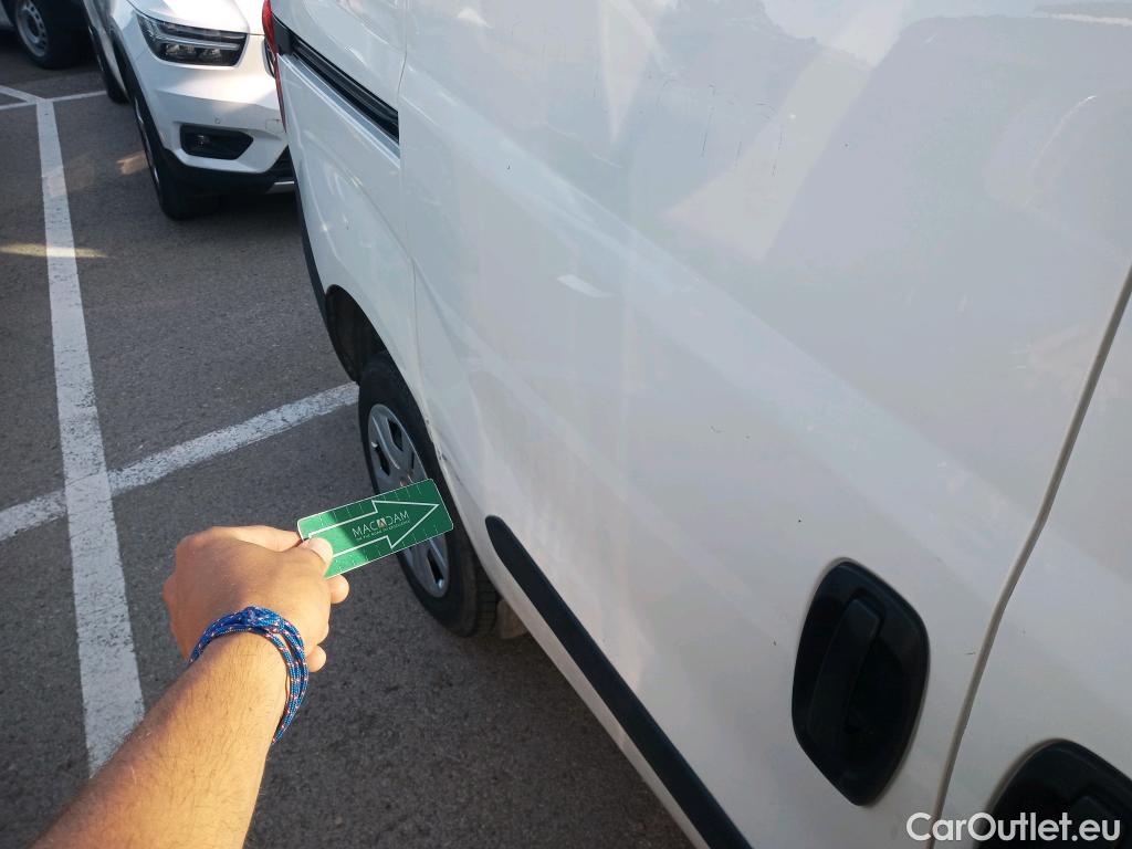  Fiat  Doblo FIAT Doblò Cargo/2015/4P/furgón derivado de turismo Cargo SX 1.6 Mjet 66kW (90CV) (AC) #8