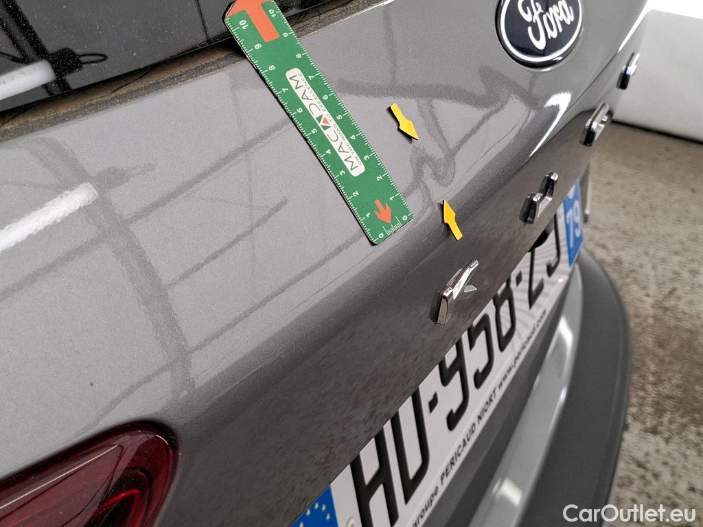  Land Rover  Discovery FORD Kuga / 2023 / 5P / SUV 2.5 Dur 243 hybrid PHEV Pshift Titanium #2
