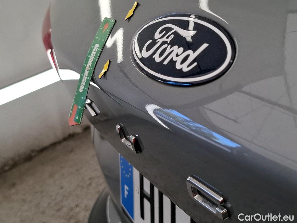 Land Rover  Discovery FORD Kuga / 2023 / 5P / SUV 2.5 Dur 243 hybrid PHEV Pshift Titanium #4