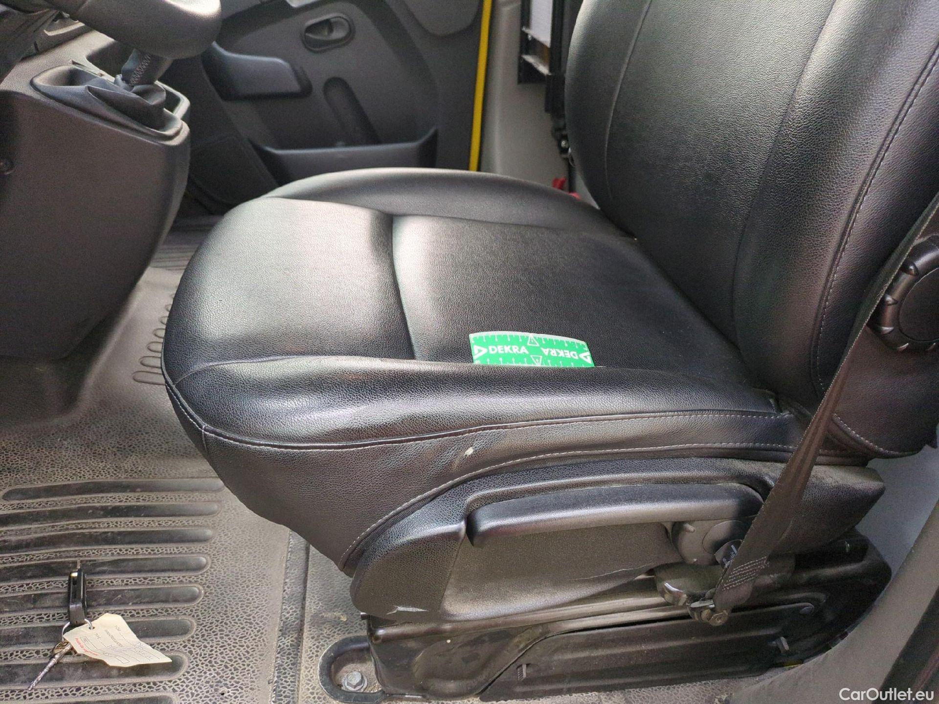  Renault  Master RENAULT  / 2019 / 4P / Fourgon tôlé FG Z.E.Tr CF F3100 L2H2 R75 AI - 19 #4