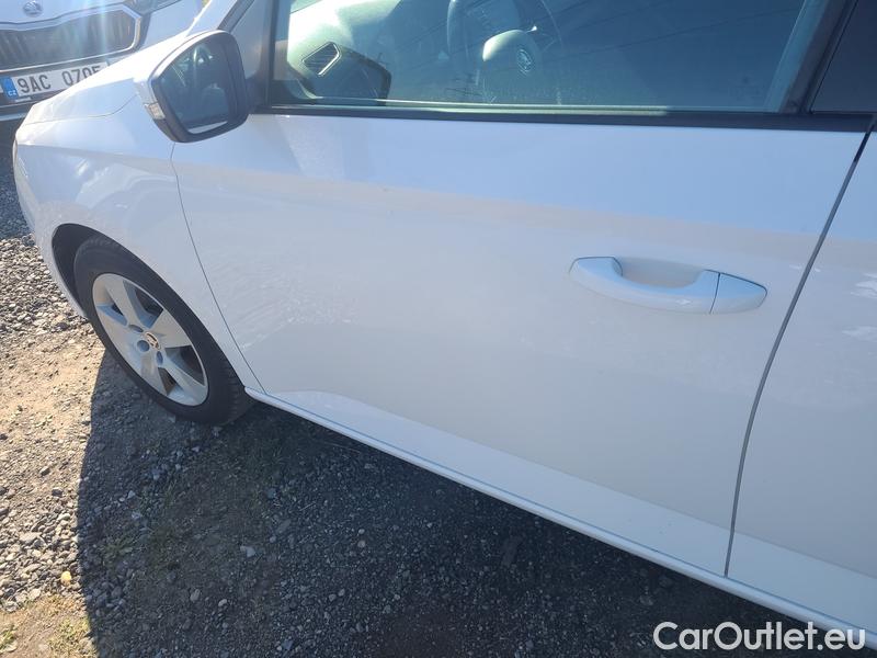  Skoda  Fabia  Combi (2015)  Com 1.0TSI 81 Ambition #17
