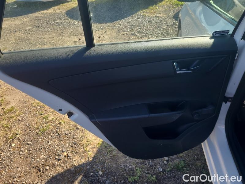  Skoda  Fabia  Combi (2015)  Com 1.0TSI 81 Ambition #16