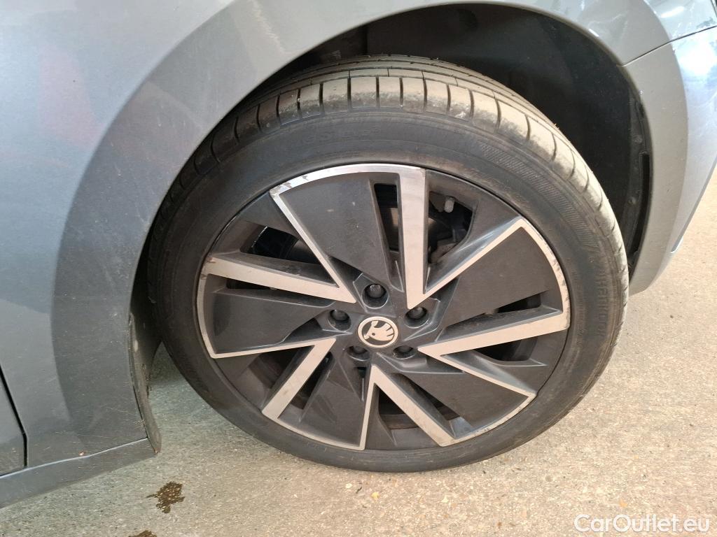  Skoda  Octavia SKODA  Combi / 2020 / 5P / Break 1.4 TSI PHEV iV 204 DSG6e Business #19
