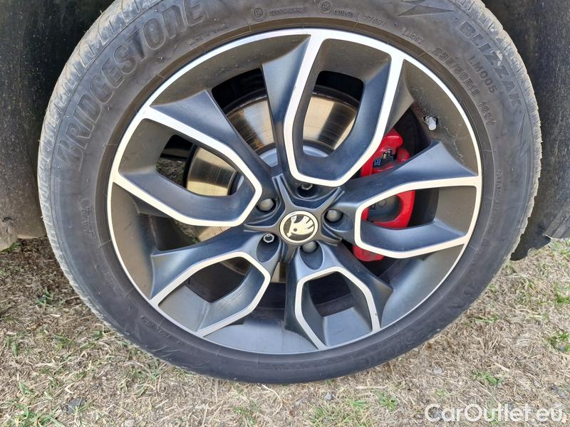  Skoda  Kodiaq  (2016)  2.0TSI 180 RS 4x4 AT #25