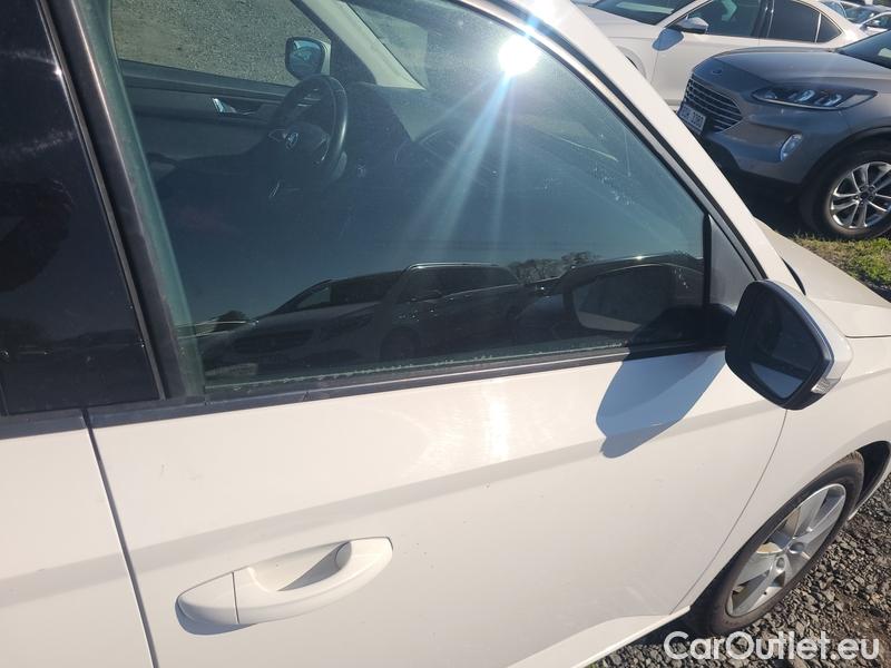  Skoda  Fabia  Combi (2015)  Com 1.0TSI 81 Ambition #11