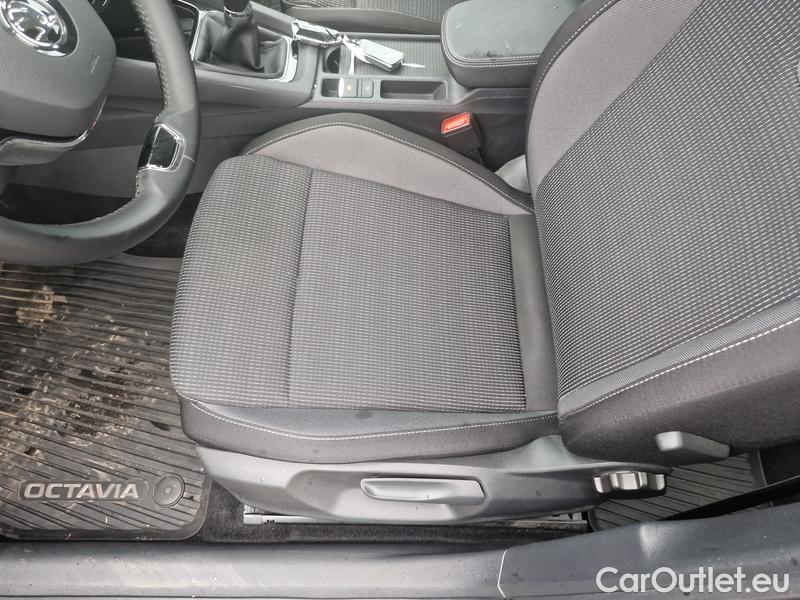  Skoda  Octavia  Combi (NX3)(2020) Oct.Combi 2.0TDI 85 Ambition #1
