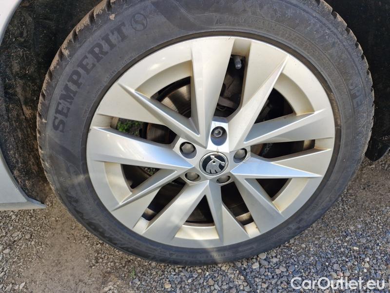  Skoda  Octavia  Combi (NX3)(2020) Oct.Combi 2.0TDI 110 Style AT #29