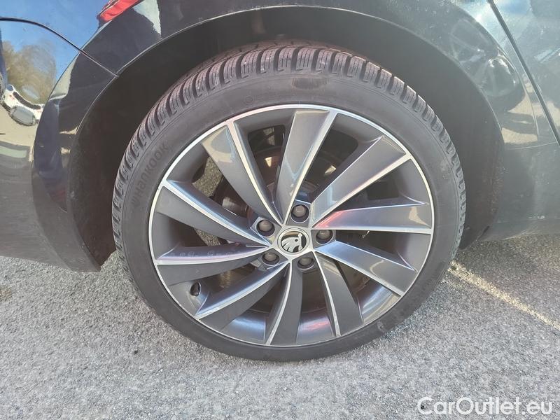  Skoda  Octavia  Combi  (5E5)(03.2017->) OctCom 2.0TSI 140 L&K 4x4 AT #15