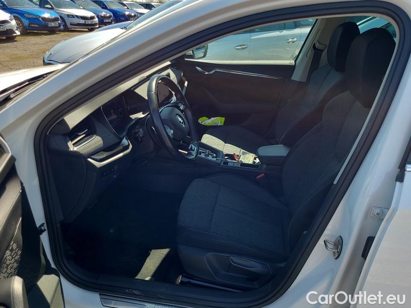  Skoda  Octavia  Combi (NX3)(2020) Oct.C.2.0TDI 110 4x4 Style AT #8