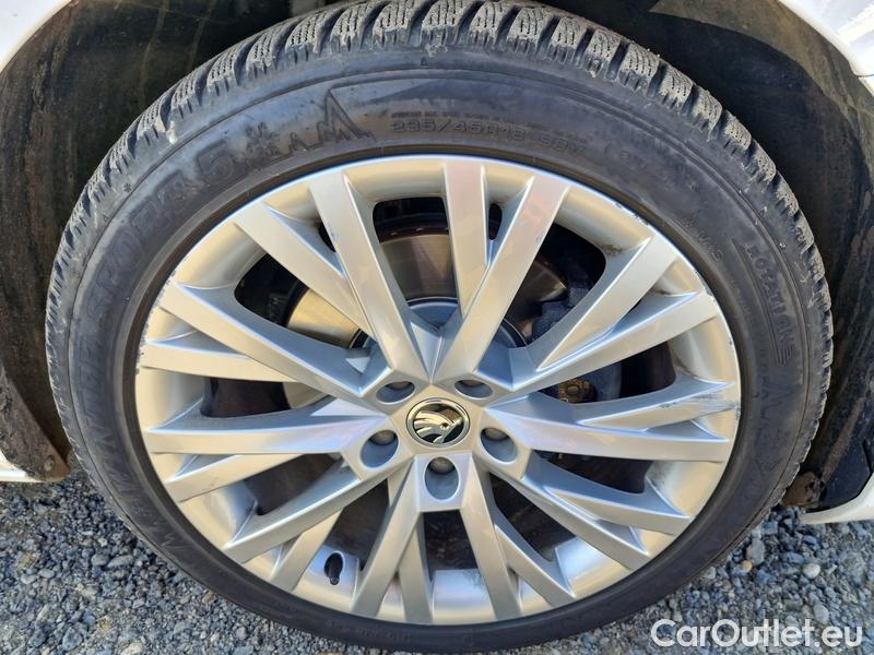  Skoda  Superb  Combi (3V5)(2015) Su.C.2.0TDI 147 4x4 Style Aut #40