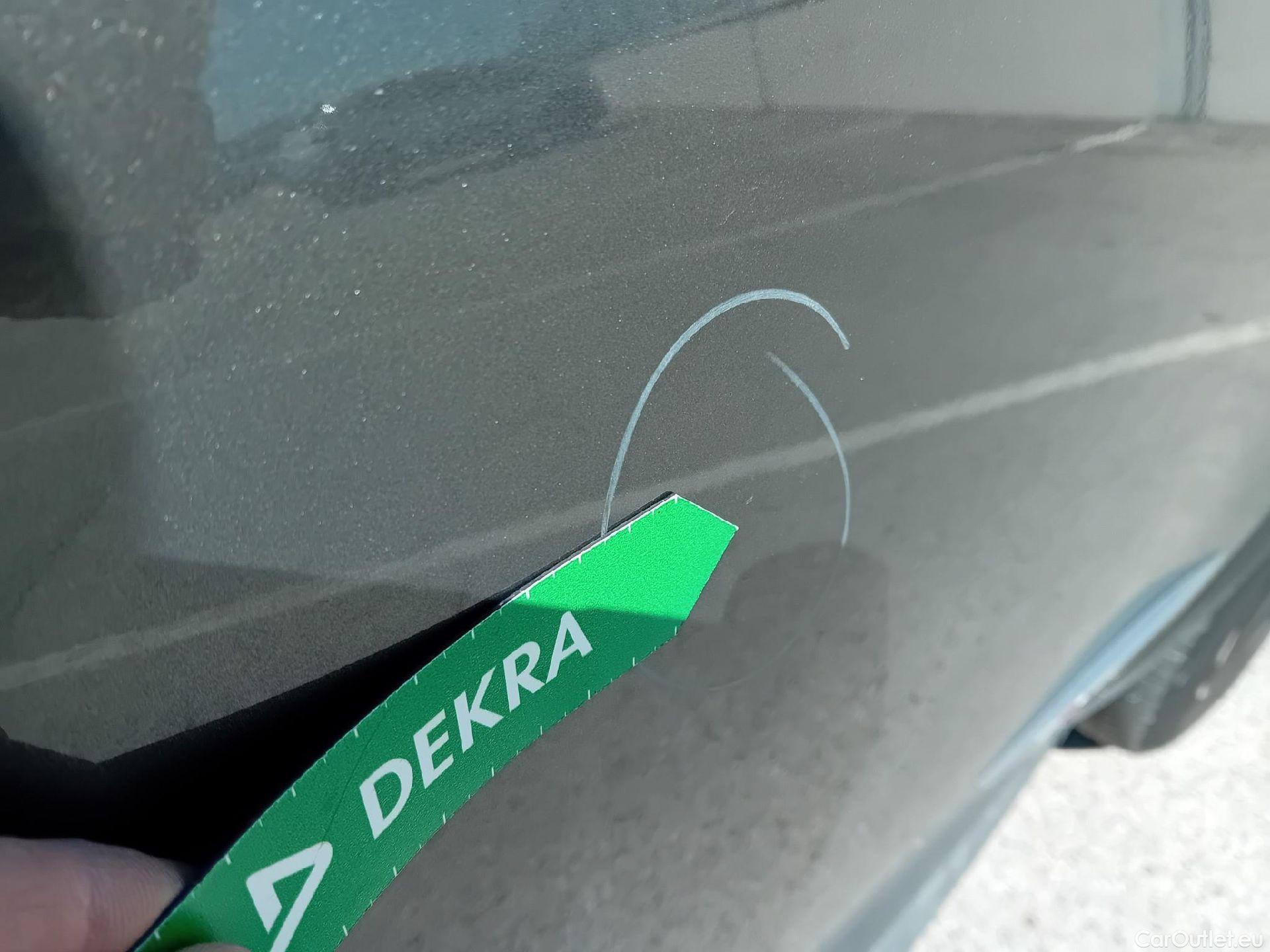  DS  DS7 DS DS 7 Crossback / 2017 / 5P / todoterreno BlueHDi DE 96kW (130CV) AT. PERF.LINE #14