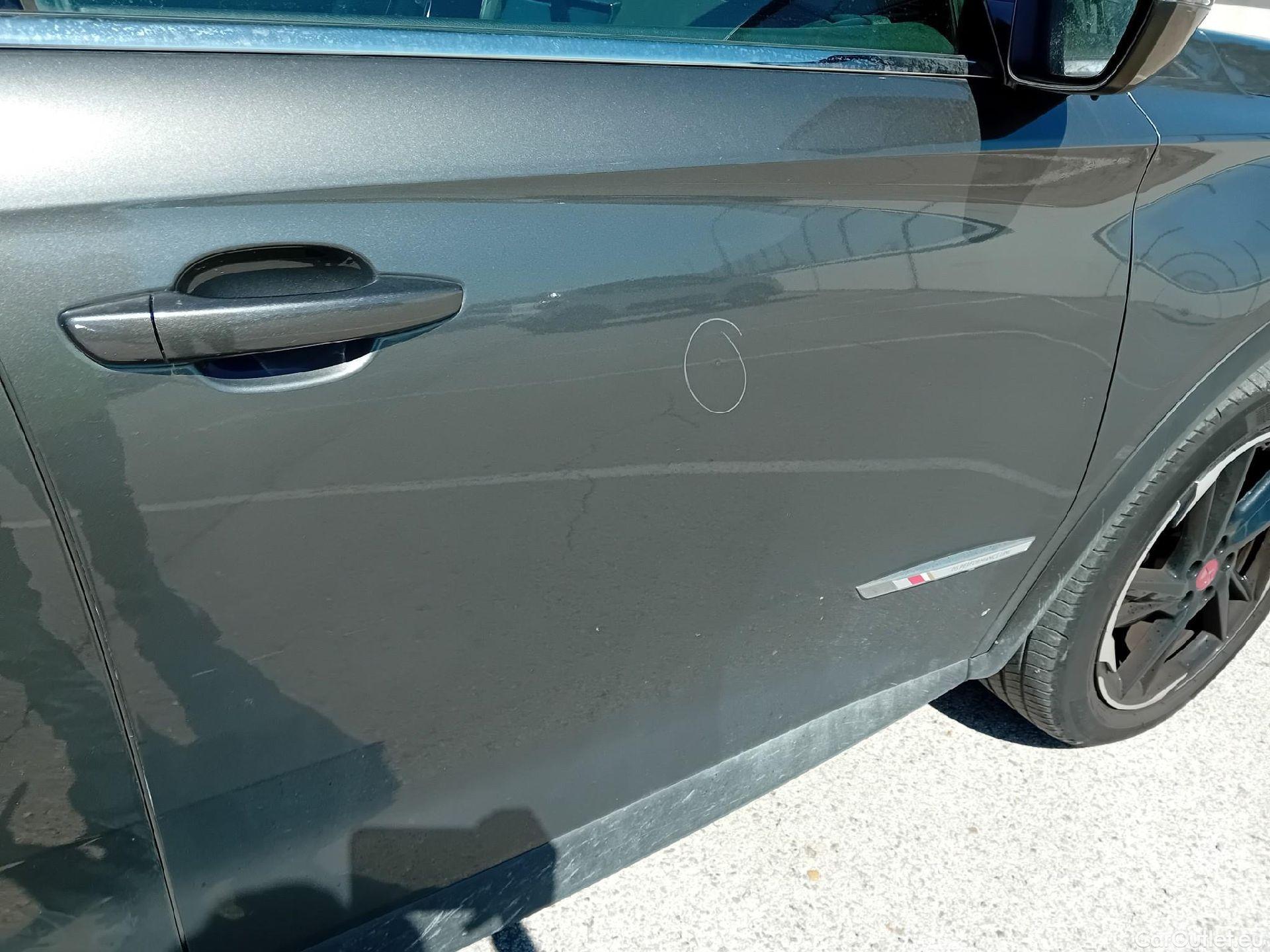  DS  DS7 DS DS 7 Crossback / 2017 / 5P / todoterreno BlueHDi DE 96kW (130CV) AT. PERF.LINE #13