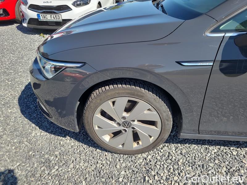  Volkswagen  Golf  VIII Variant (CG5) 2020 Var.1.5 eTSI 110 Style AT #1