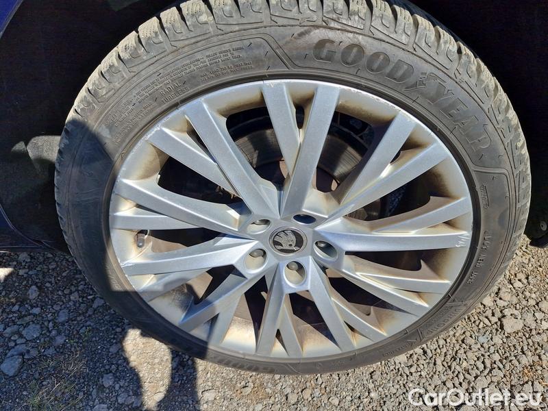  Skoda  Superb  Combi (3V5)(2015) Su.C.2.0TDI 147 4x4 Style Aut #9