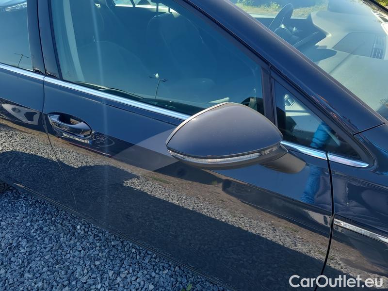  Volkswagen  Golf  VIII Variant (CG5) 2020 Var.1.5 eTSI 110 Style AT #13