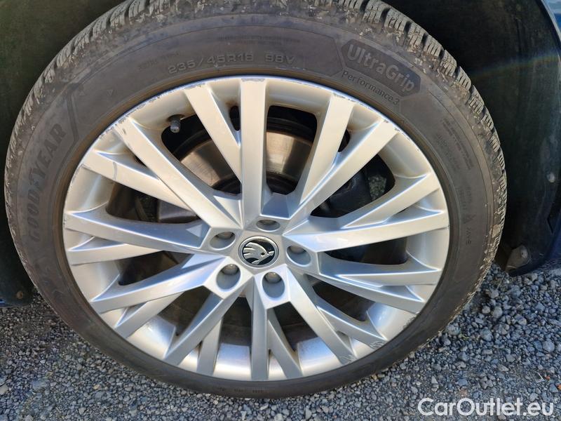  Skoda  Superb  Combi (3V5)(2015) Su.C.2.0TDI 147 4x4 Style Aut #27