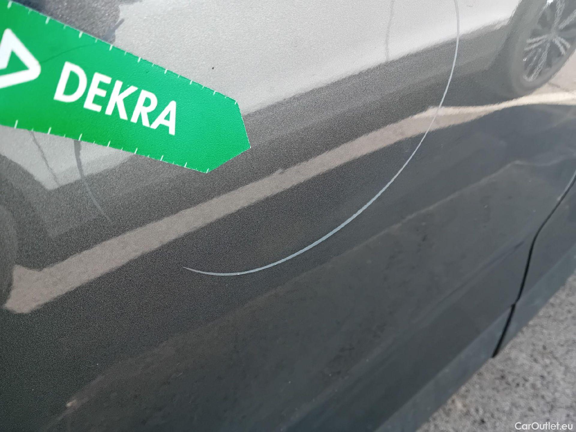  DS  DS7 DS DS 7 Crossback / 2017 / 5P / todoterreno BlueHDi DE 96kW (130CV) AT. PERF.LINE #3