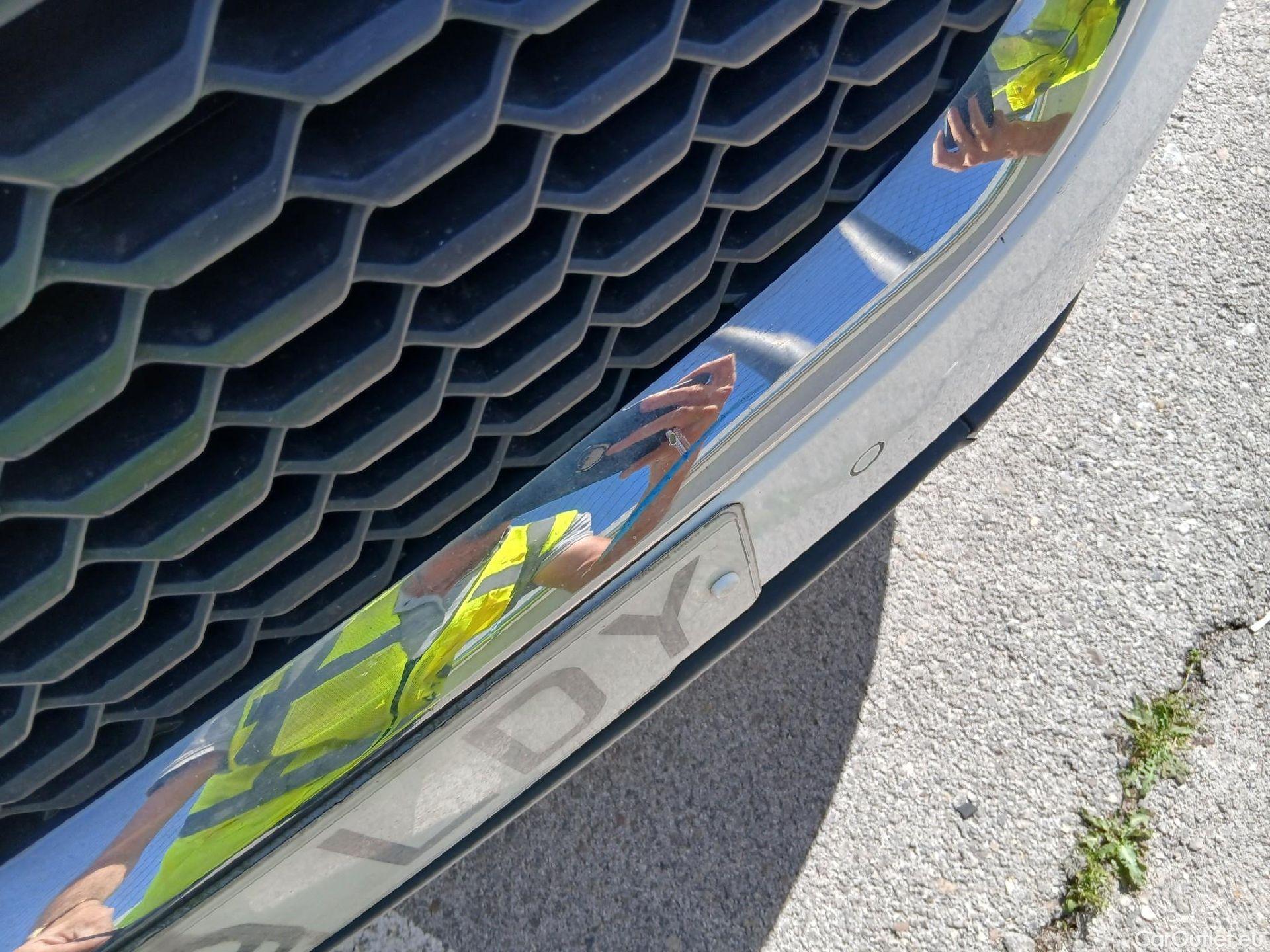  Jaguar  E-PACE JAGUAR  / 2017 / 5P / todoterreno 2.0D 132kW 4WD #9