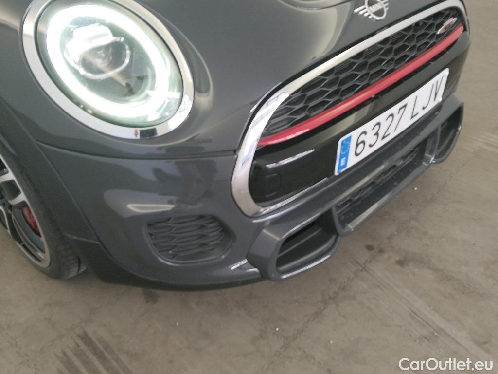  Mini  Cooper MINI MINI / 2014 / 3P / berlina con portón JOHN  WORKS #21