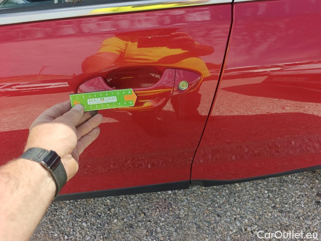  KIA  STONIC KIA  / 2017 / 5P / todoterreno 1.0 T-GDi 74kW (100CV) MHEV iMT Drive #33
