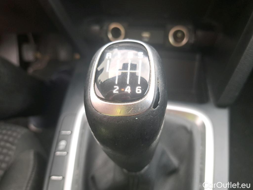  KIA  Cee'd KIA Ceed / 2018 / 5P / berlina con portón 1.0 T-GDi 88kW (120CV) Concept #64