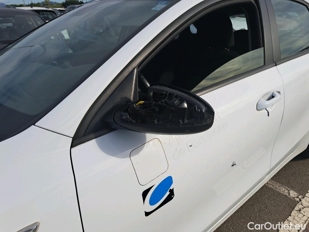  KIA  Cee'd KIA Ceed / 2018 / 5P / berlina con portón 1.0 T-GDi 88kW (120CV) Concept #43