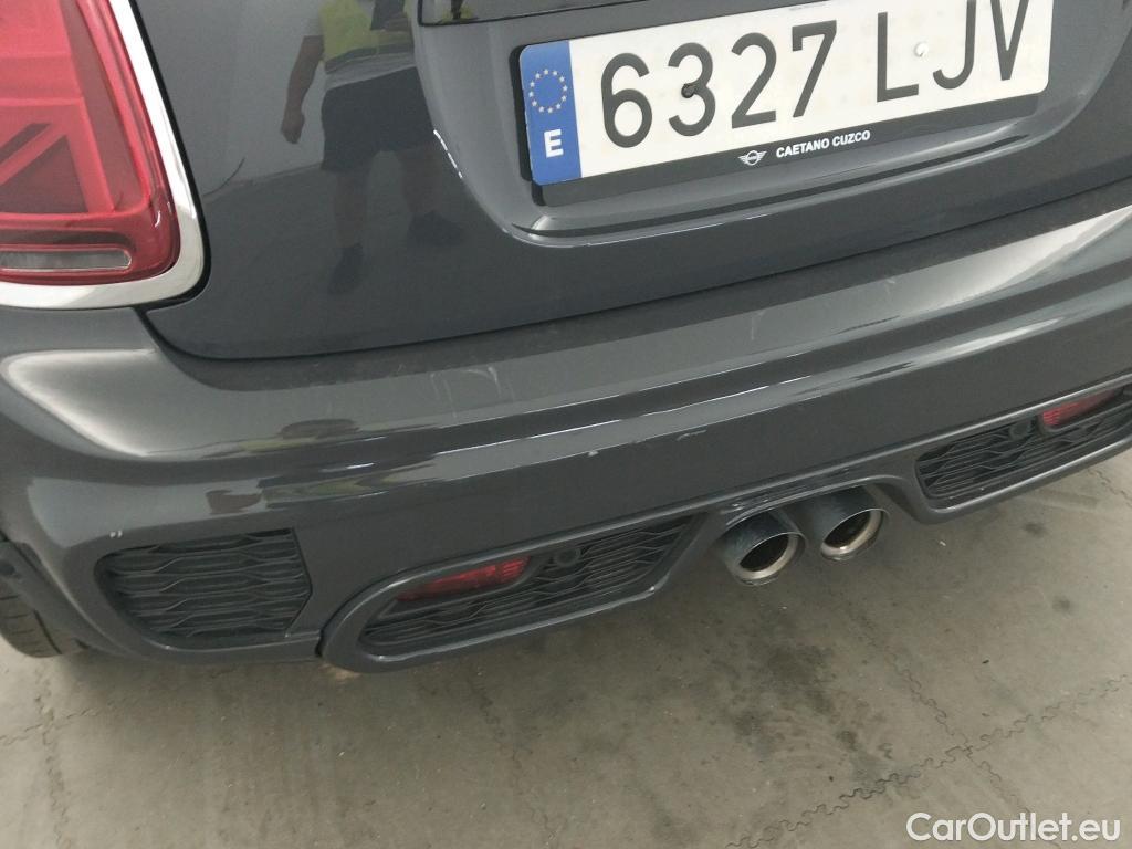  Mini  Cooper MINI MINI / 2014 / 3P / berlina con portón JOHN  WORKS #13