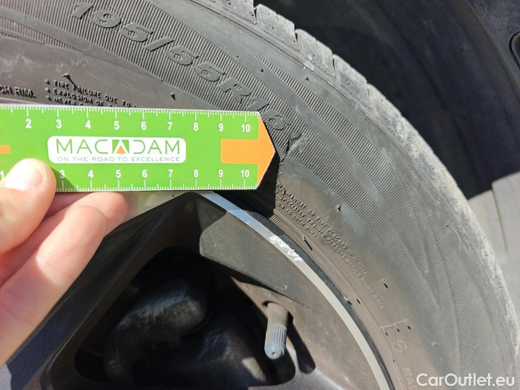  Hyundai  Bayon HYUNDAI  / 2021 / 5P / todoterreno 1.2 MPI Maxx #37