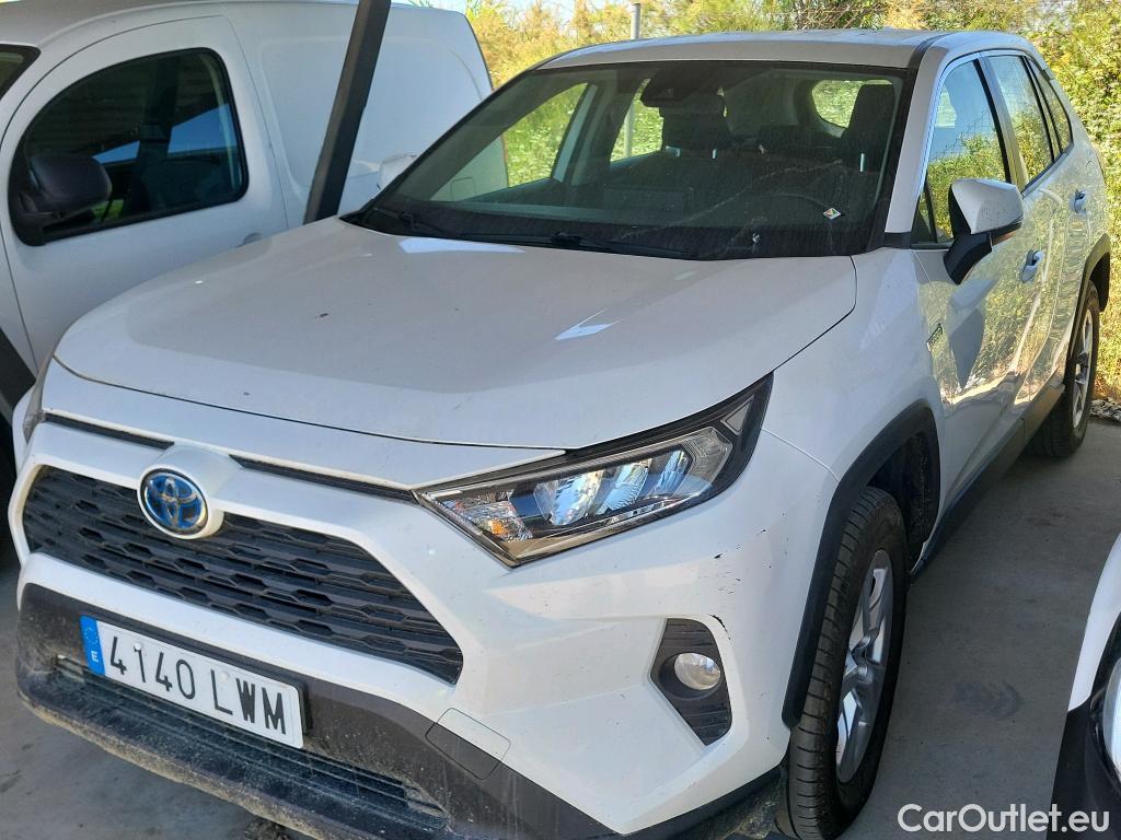  Toyota  RAV4 TOYOTA  / 2018 / 5P / todoterreno 2.5l 220H Business 4WD #10