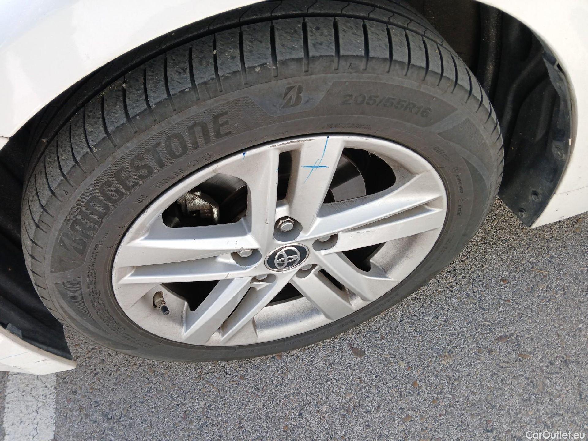  Toyota  Corolla TOYOTA  1.8 125H ACTIVE TECH E-CVT (AC3) 98 CV #17