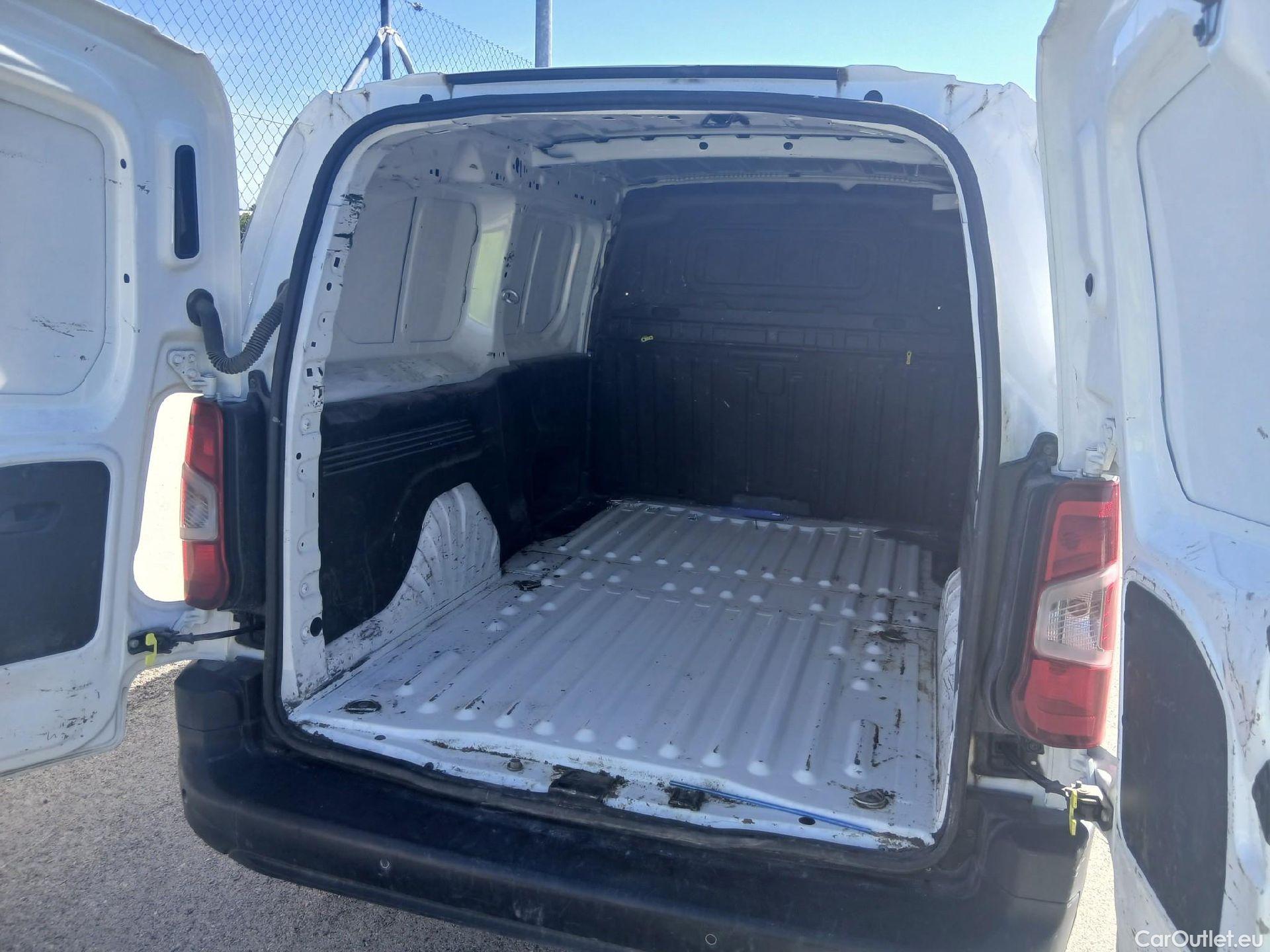  Citroen  Berlingo CITROEN  / 2018 / 4P / furgón derivado de turismo Talla XL BlueHDi 100 CLUB #1